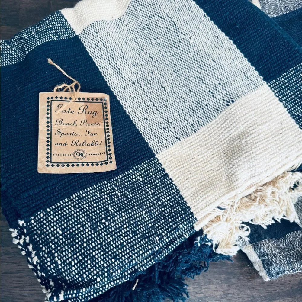 Outdoor Beach Rug in a Bag Plaid Navy Picnic Blanket & Tote